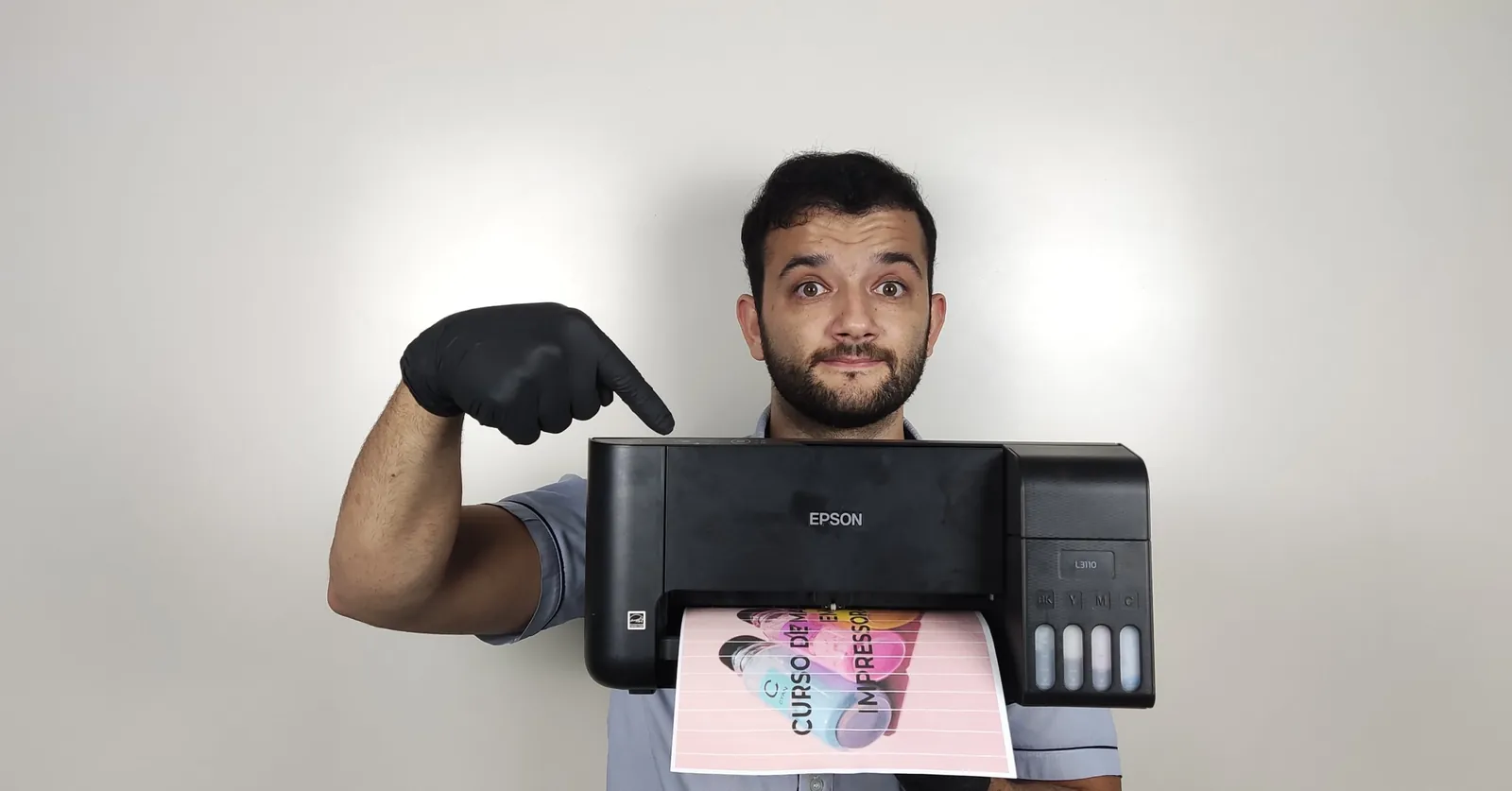 técnico indicando pra epson com problemas na impressão